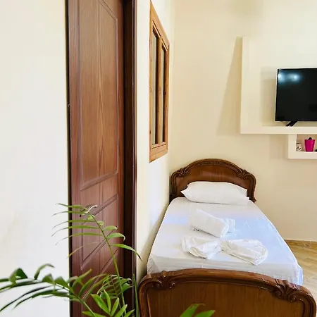 Ensalv - - - Penthouse Guest house Berat