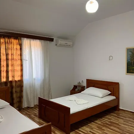 Ensalv - - - Penthouse Guest house Berat