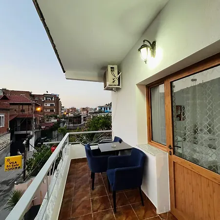 Ensalv - - - Penthouse Guest house *