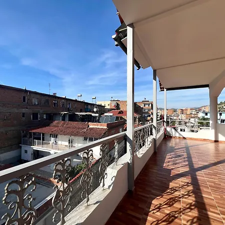 Ensalv - - - Penthouse Guest house Berat