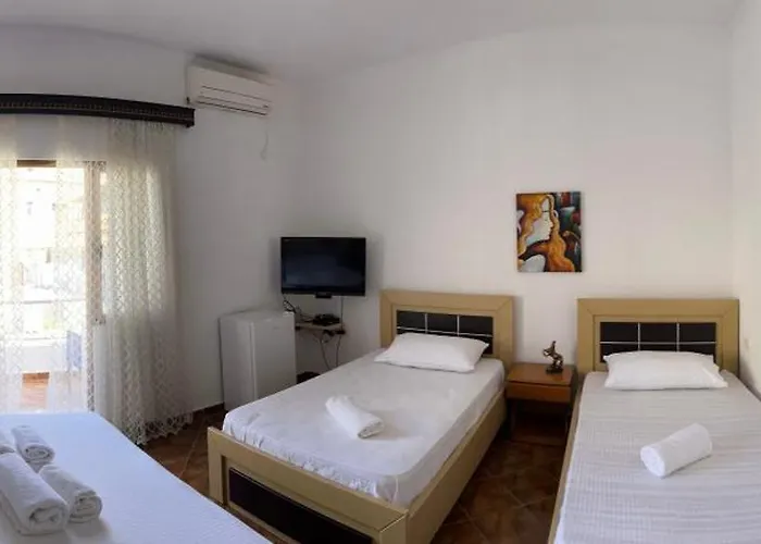 Ensalv - - - Penthouse Guest house Berat